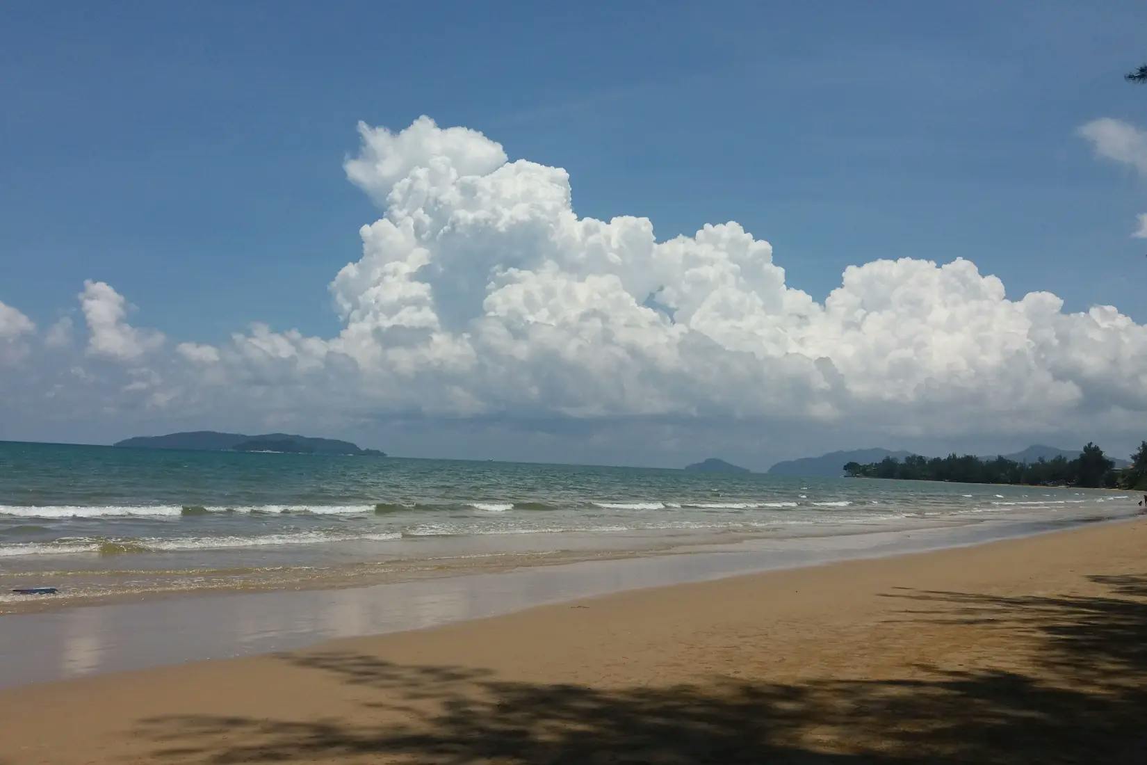 Pantai Tanjung Aru (Sabah)